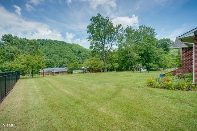 180 Grant Lane, Erwin, TN 37650