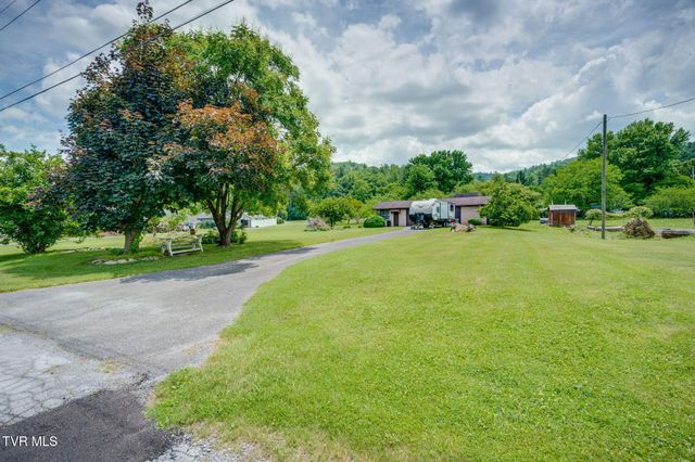 180 Grant Lane, Erwin, TN 37650