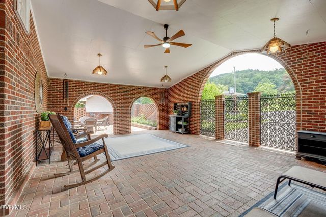 180 Grant Lane, Erwin, TN 37650