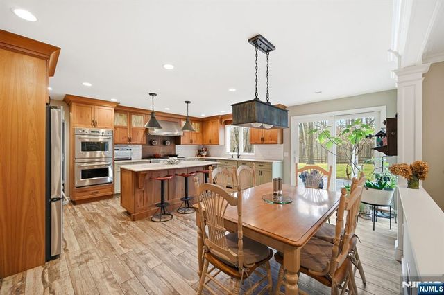 26 Valley Lane, Upper Saddle River, NJ 07458