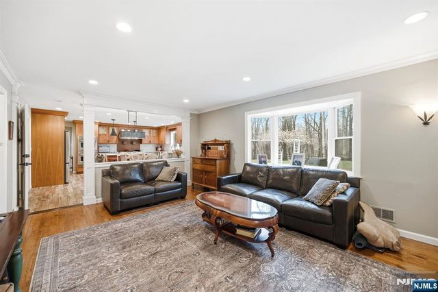 26 Valley Lane, Upper Saddle River, NJ 07458