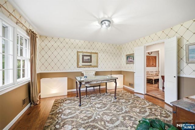 26 Valley Lane, Upper Saddle River, NJ 07458