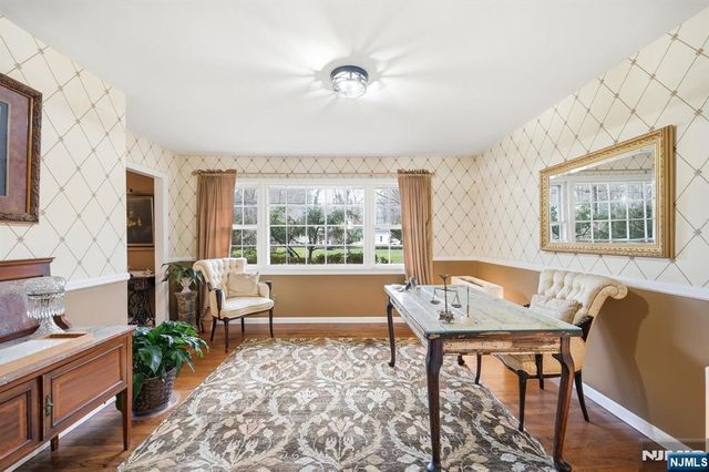 26 Valley Lane, Upper Saddle River, NJ 07458