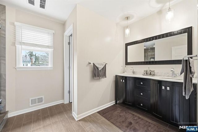 26 Valley Lane, Upper Saddle River, NJ 07458