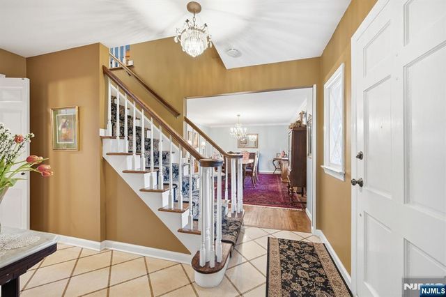 26 Valley Lane, Upper Saddle River, NJ 07458