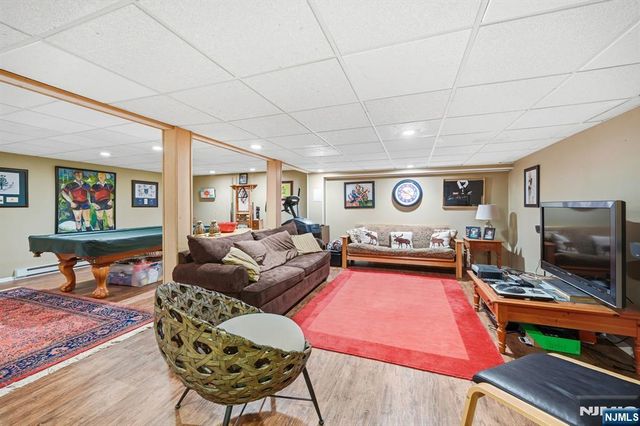 26 Valley Lane, Upper Saddle River, NJ 07458