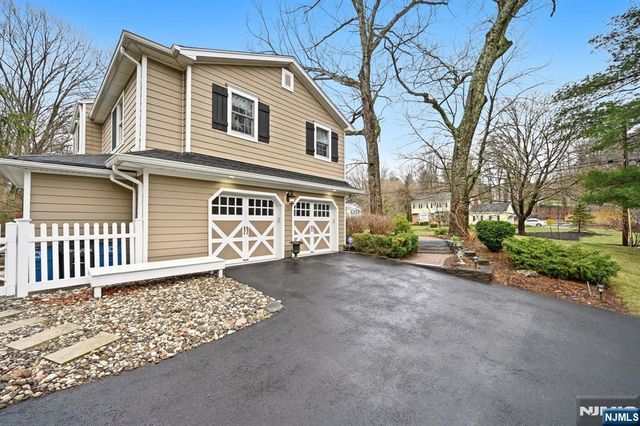 26 Valley Lane, Upper Saddle River, NJ 07458