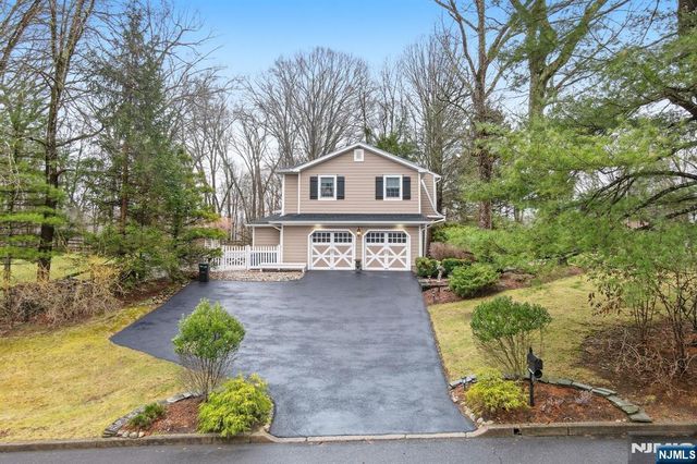 26 Valley Lane, Upper Saddle River, NJ 07458