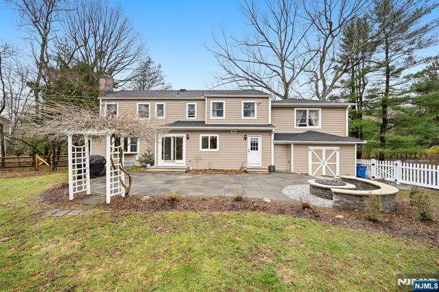26 Valley Lane, Upper Saddle River, NJ 07458