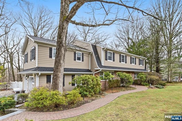 26 Valley Lane, Upper Saddle River, NJ 07458