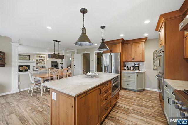 26 Valley Lane, Upper Saddle River, NJ 07458