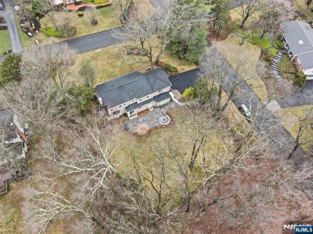 26 Valley Lane, Upper Saddle River, NJ 07458