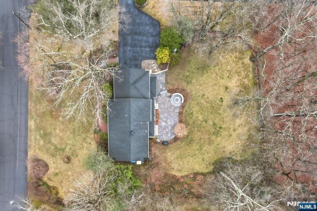 26 Valley Lane, Upper Saddle River, NJ 07458