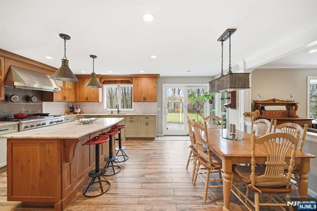 26 Valley Lane, Upper Saddle River, NJ 07458