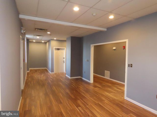 3 E BRIDGE ST, Morrisville, PA 19067