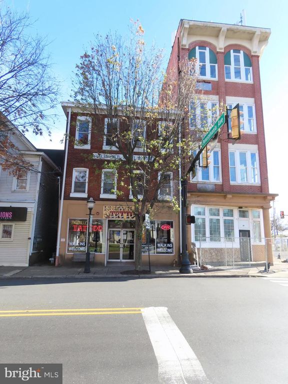 3 E BRIDGE ST, Morrisville, PA 19067