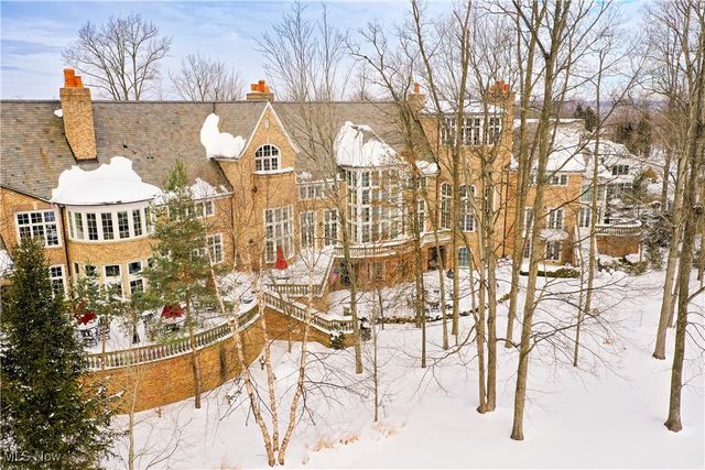 545 Bristol Drive, Aurora, OH 44202