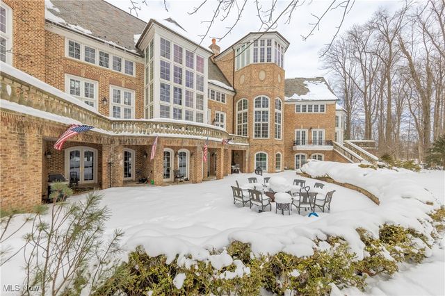 545 Bristol Drive, Aurora, OH 44202