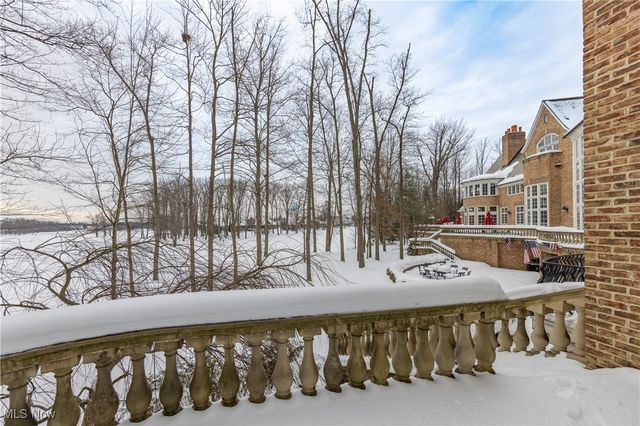 545 Bristol Drive, Aurora, OH 44202