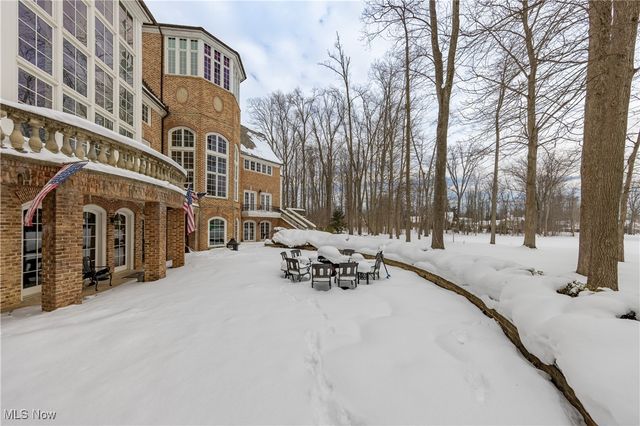 545 Bristol Drive, Aurora, OH 44202