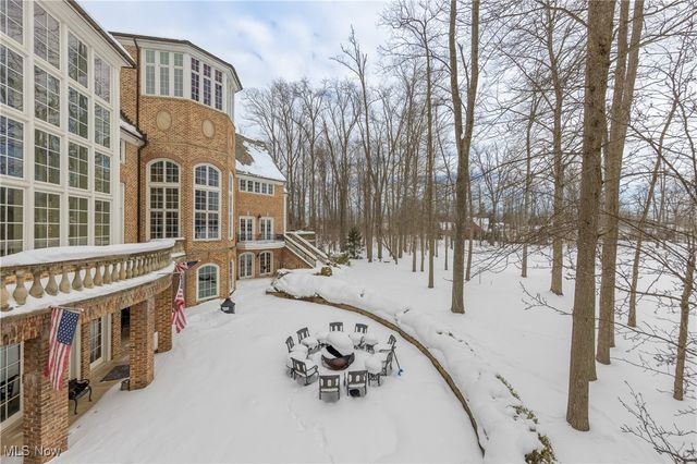 545 Bristol Drive, Aurora, OH 44202