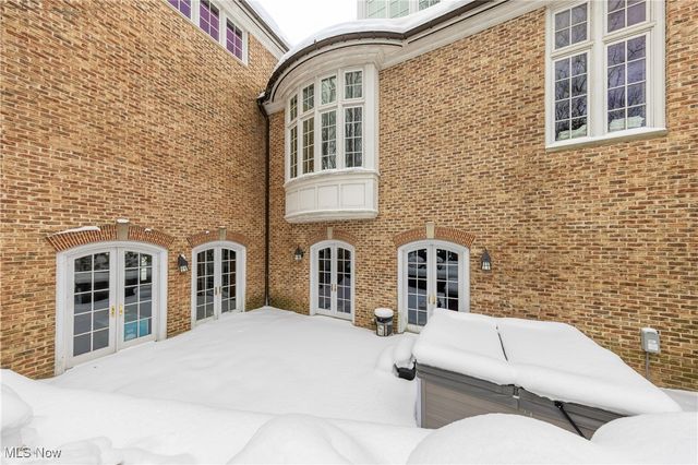 545 Bristol Drive, Aurora, OH 44202