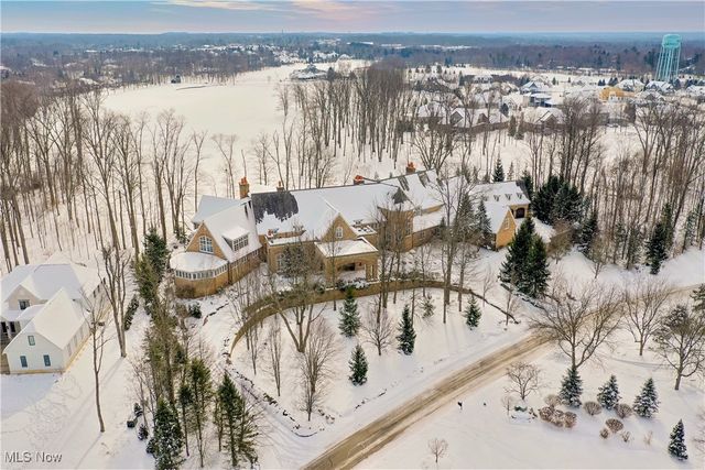 545 Bristol Drive, Aurora, OH 44202