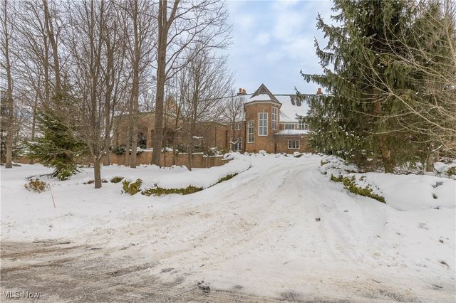 545 Bristol Drive, Aurora, OH 44202