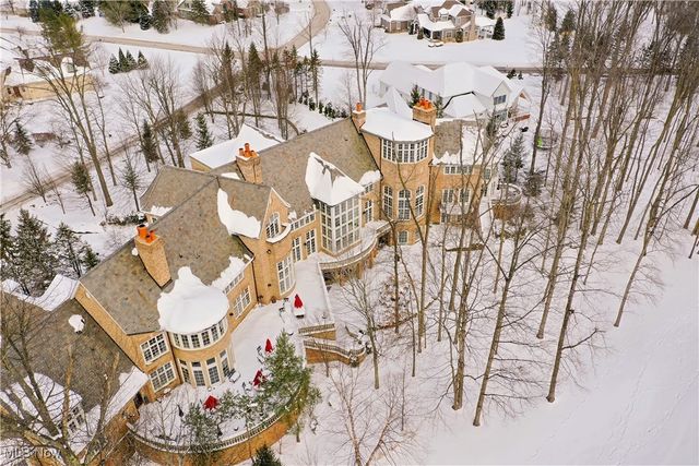 545 Bristol Drive, Aurora, OH 44202