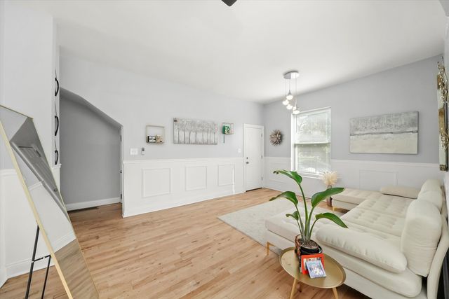 206 N La Crosse Avenue, Chicago, IL 60644