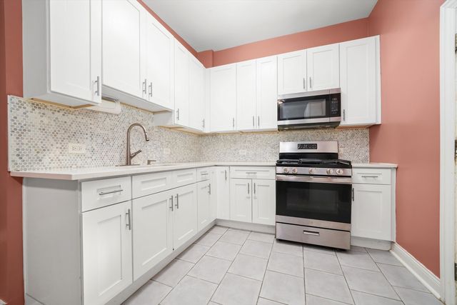 206 N La Crosse Avenue, Chicago, IL 60644