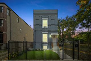 206 N La Crosse Avenue, Chicago, IL 60644