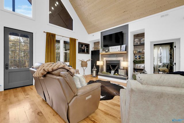 199 Road 1952, Mentone, AL 35984