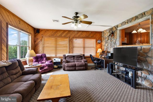 839 HOLLOW RD, Phoenixville, PA 19460