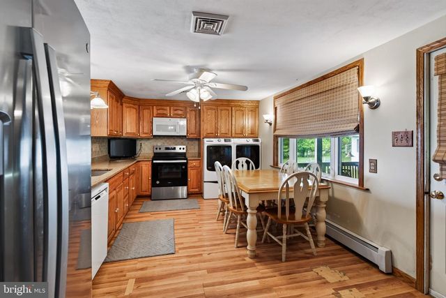 839 HOLLOW RD, Phoenixville, PA 19460