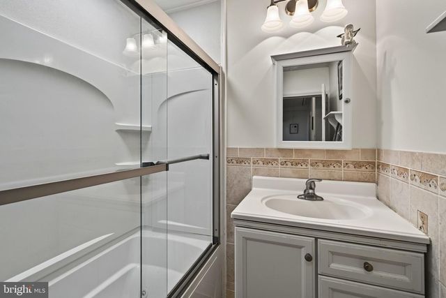 839 HOLLOW RD, Phoenixville, PA 19460