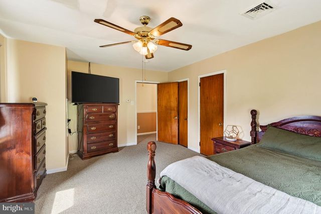 839 HOLLOW RD, Phoenixville, PA 19460
