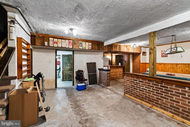 839 HOLLOW RD, Phoenixville, PA 19460
