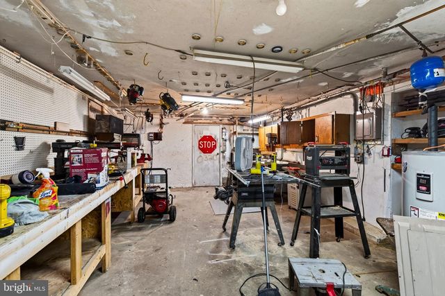 839 HOLLOW RD, Phoenixville, PA 19460