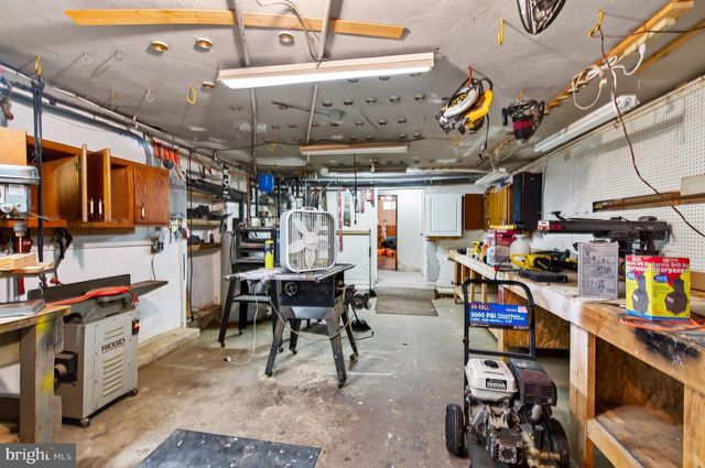 839 HOLLOW RD, Phoenixville, PA 19460