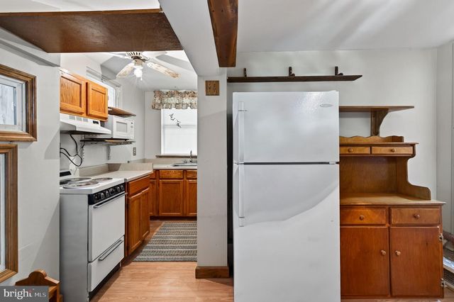 839 HOLLOW RD, Phoenixville, PA 19460