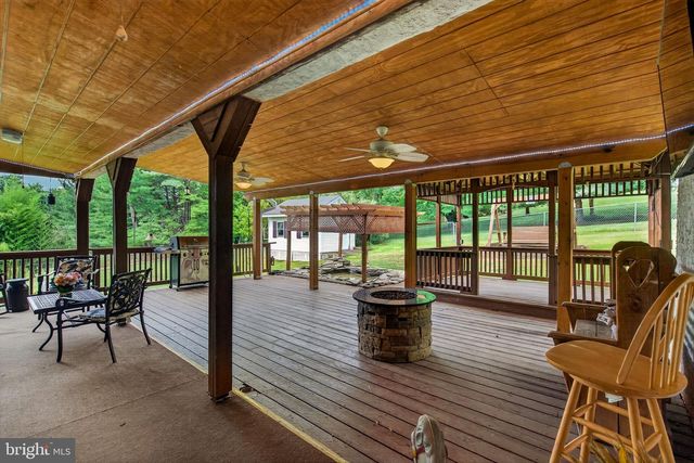839 HOLLOW RD, Phoenixville, PA 19460