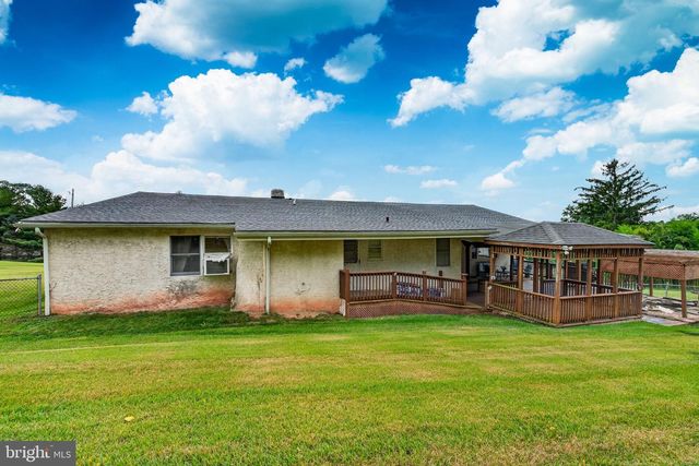 839 HOLLOW RD, Phoenixville, PA 19460