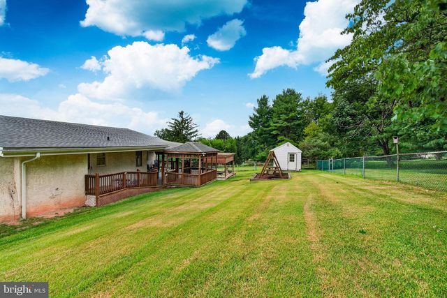 839 HOLLOW RD, Phoenixville, PA 19460