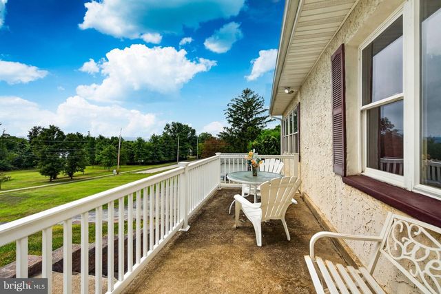 839 HOLLOW RD, Phoenixville, PA 19460