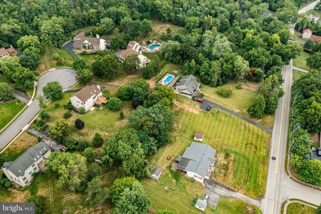 839 HOLLOW RD, Phoenixville, PA 19460