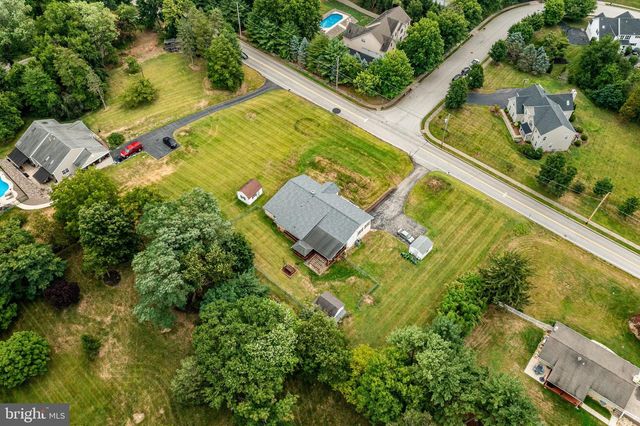 839 HOLLOW RD, Phoenixville, PA 19460