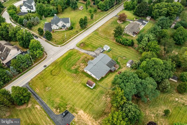 839 HOLLOW RD, Phoenixville, PA 19460