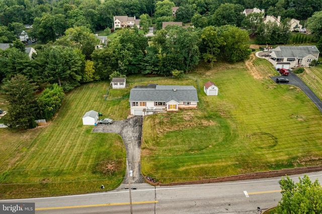 839 HOLLOW RD, Phoenixville, PA 19460