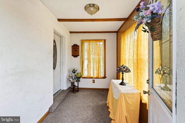839 HOLLOW RD, Phoenixville, PA 19460